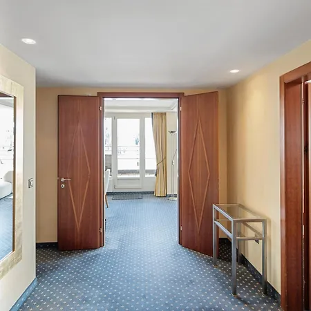 The Grand - Pop-up Self Check-in Hotel Arosa