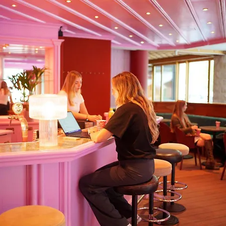 호텔 The Grand - Pop-up Self Check-in