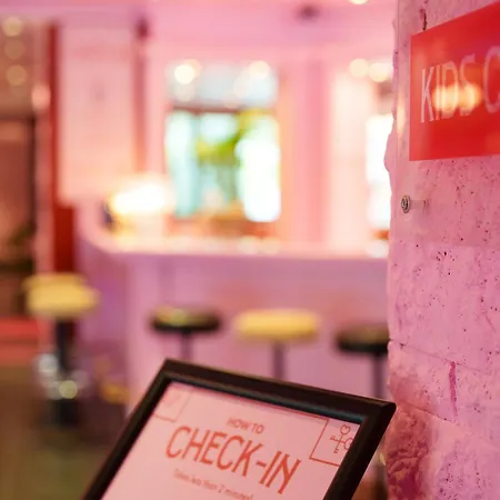 호텔 The Grand - Pop-up Self Check-in