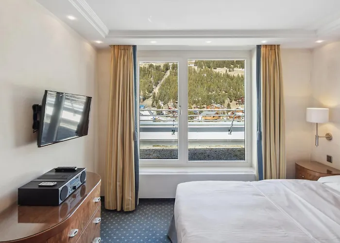 The Grand - Pop-up Self Check-in Hotel Arosa